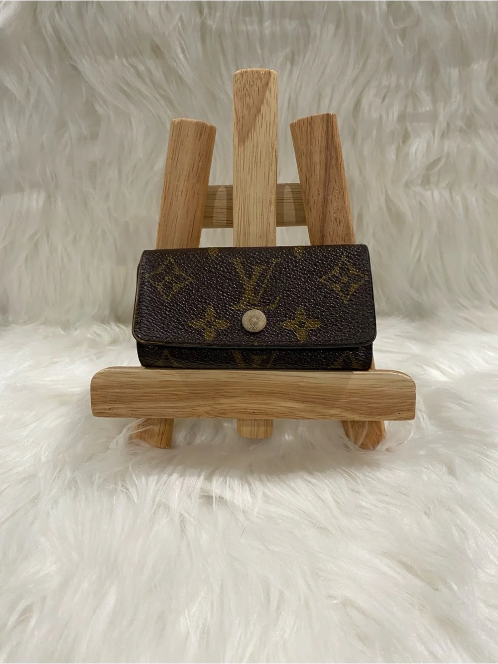 Louis Vuitton Monogram Brown Canvas Key Holder - burgundy interior - Picture 2 of 8